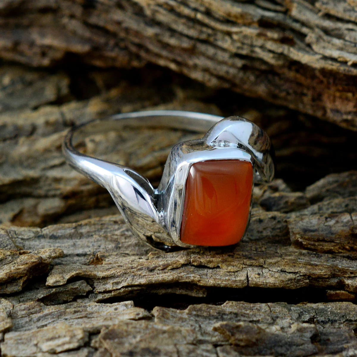 Red Onyx Solitaire German 92.5 Silver Red Gemstones Featherlight Contemporary Ring Jewelry - Image 3
